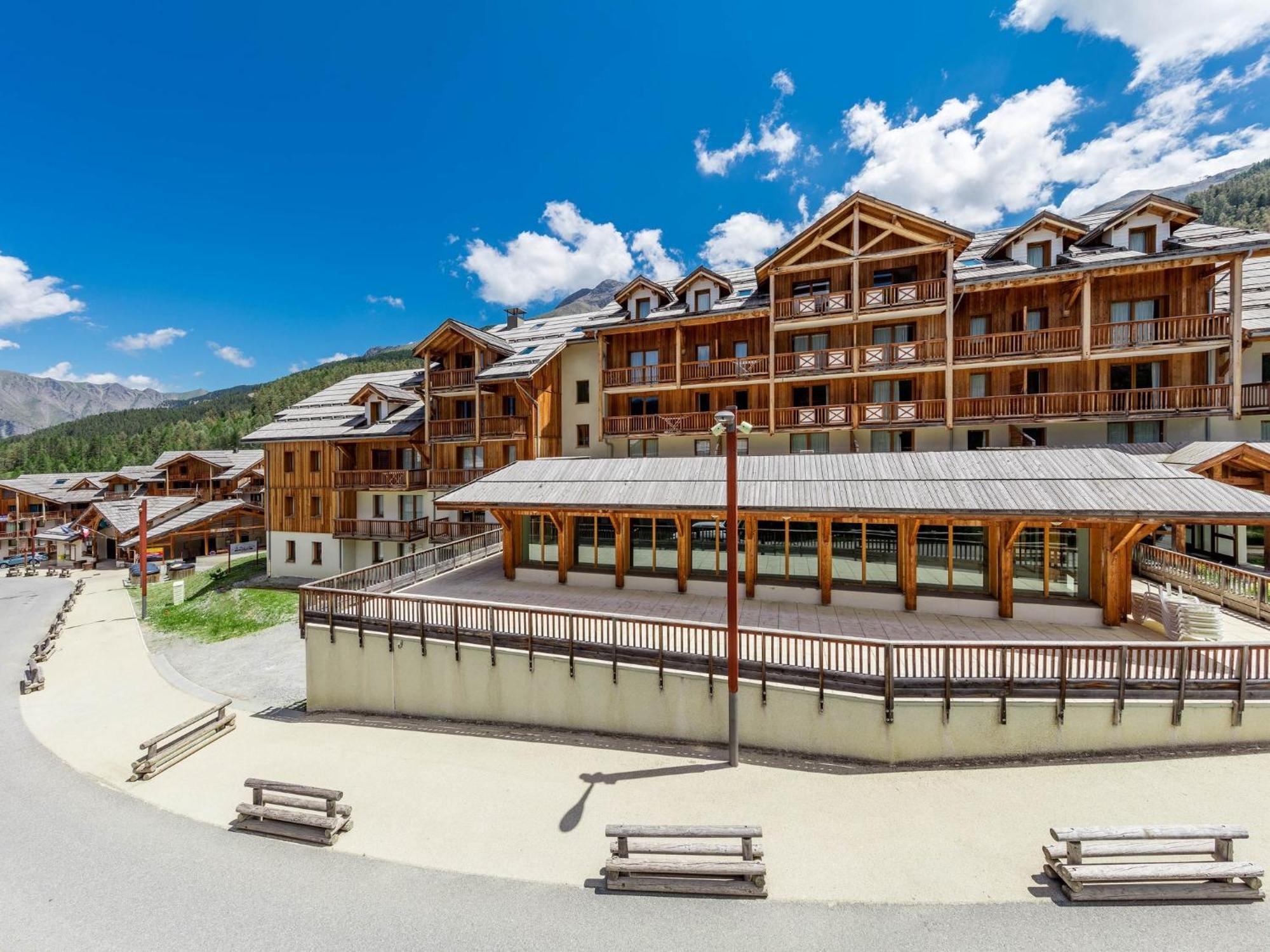 Sunweb Les Balcons De Bois Mean Aparthotel Les Orres Exterior photo